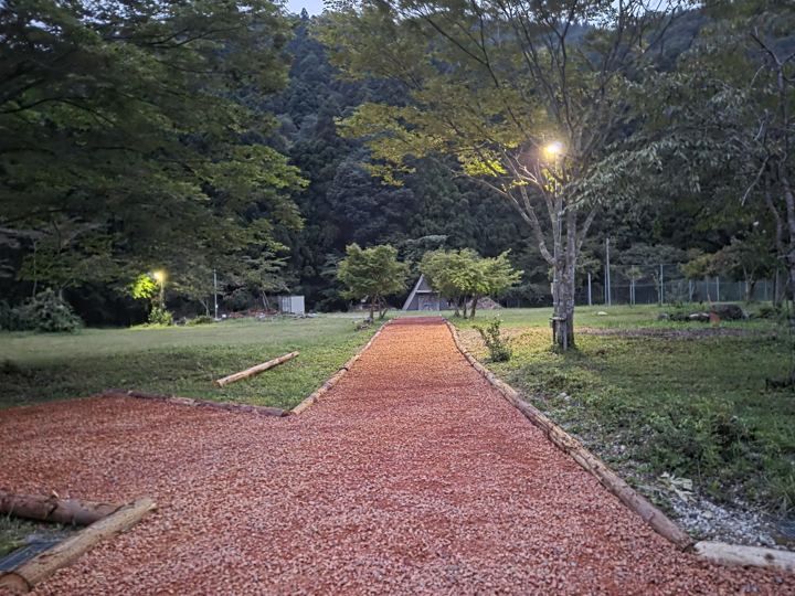 夕暮れの散歩道